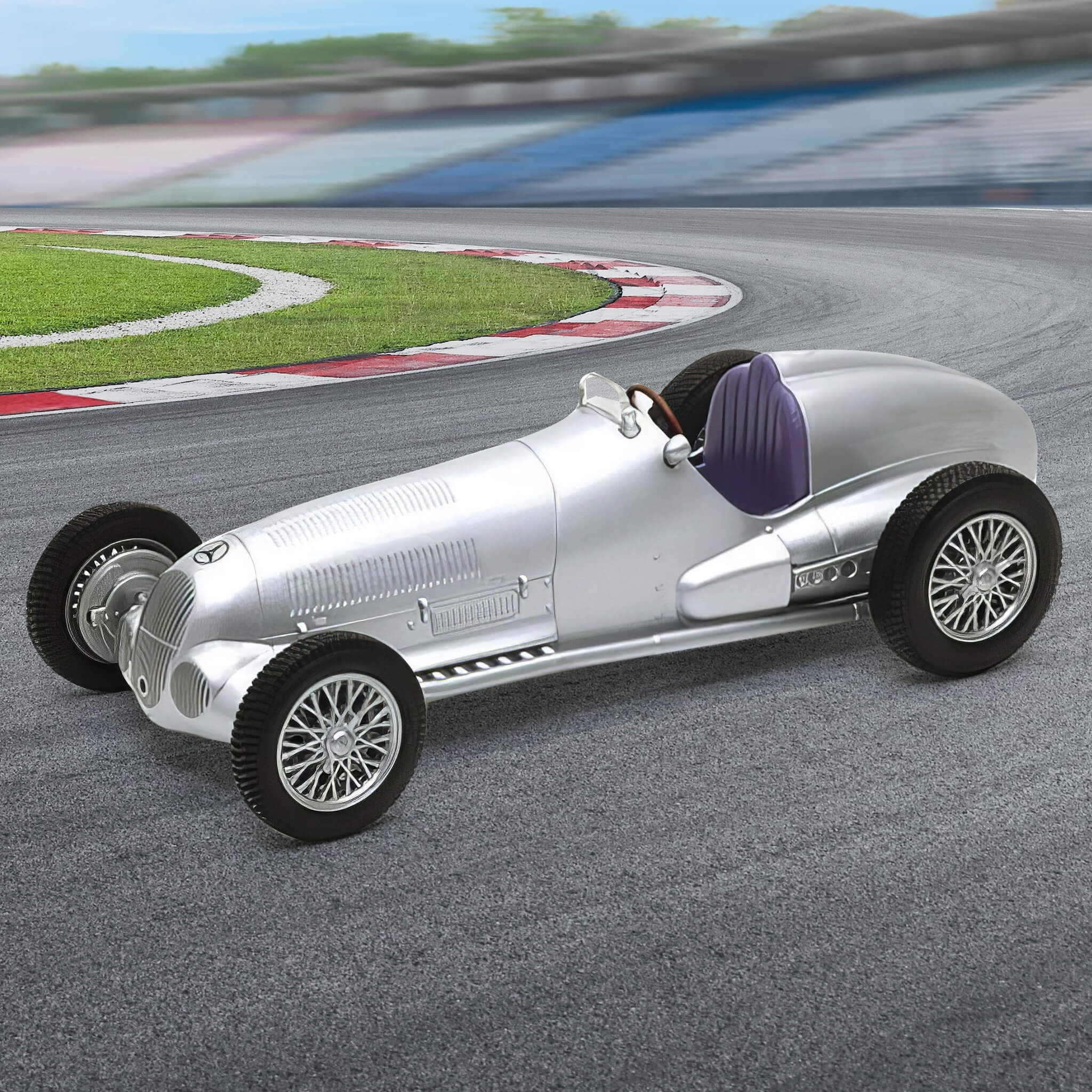 1937 Mercedes-Benz W125 - Silver - Image 2