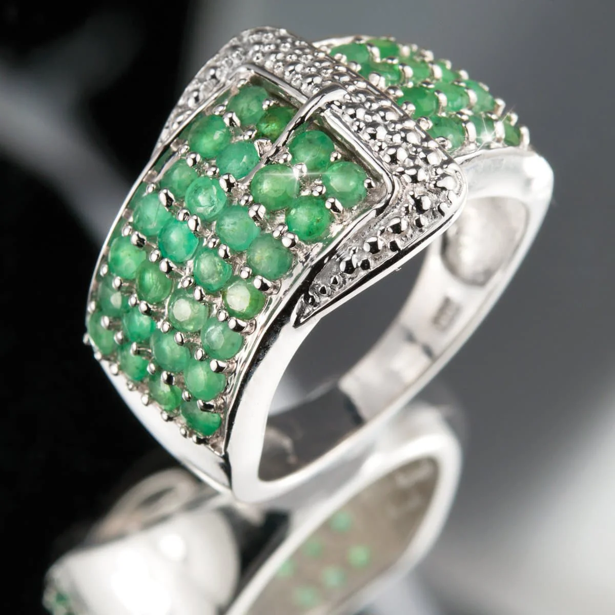 Emerald Buckle Ring - Image 2