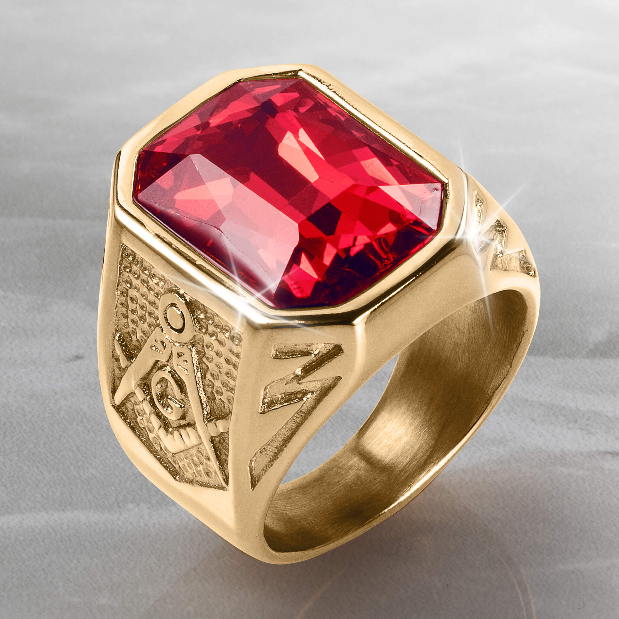 Golden Masonic Red Men’s Ring - Image 2