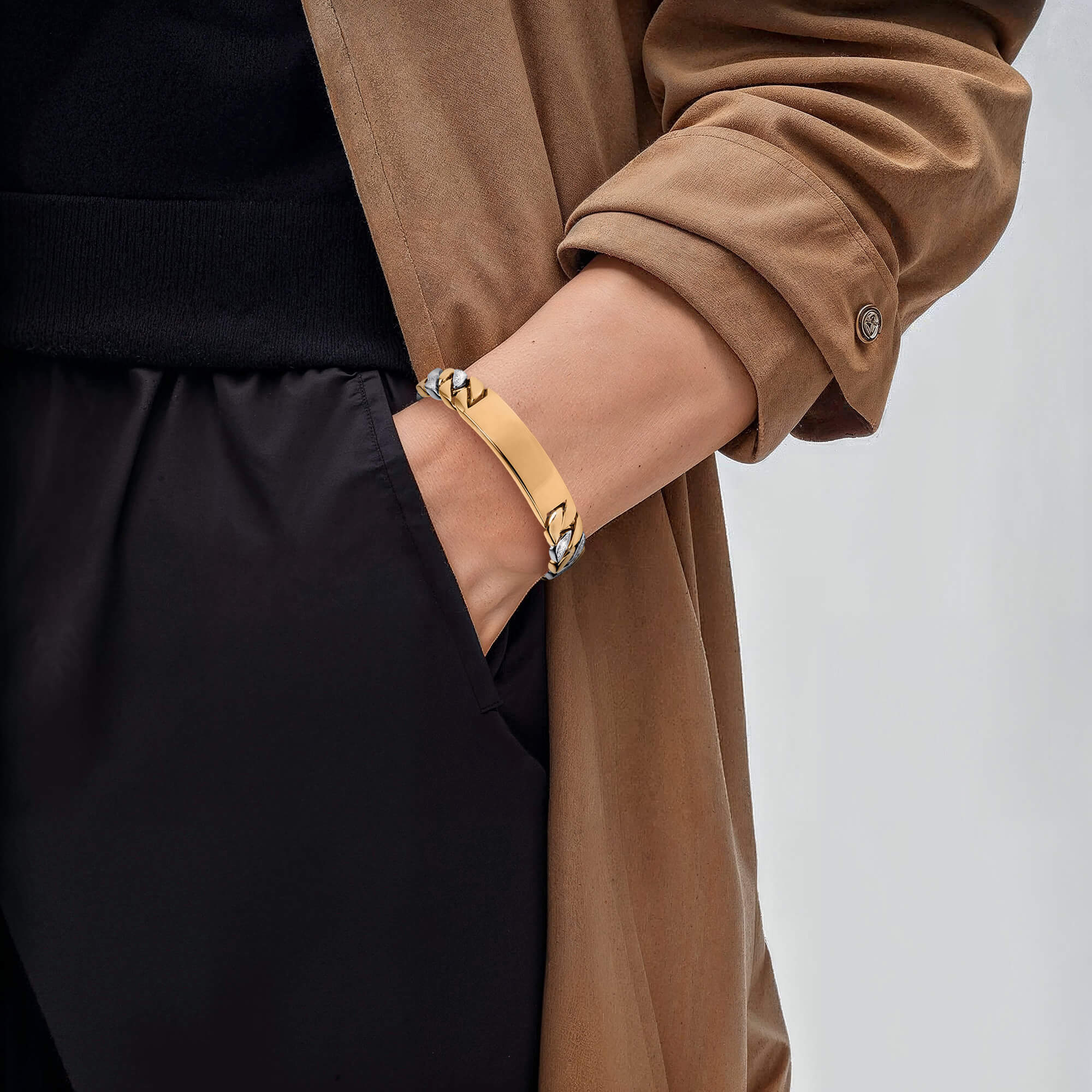 Grandeur Curb Men's Bracelet - Image 3