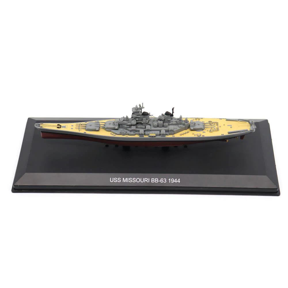 USS Missouri BB-63 (1944) Scale Model - Image 4